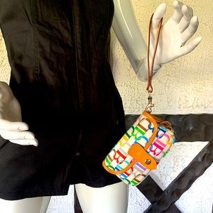 Dooney & Bourke wristlet